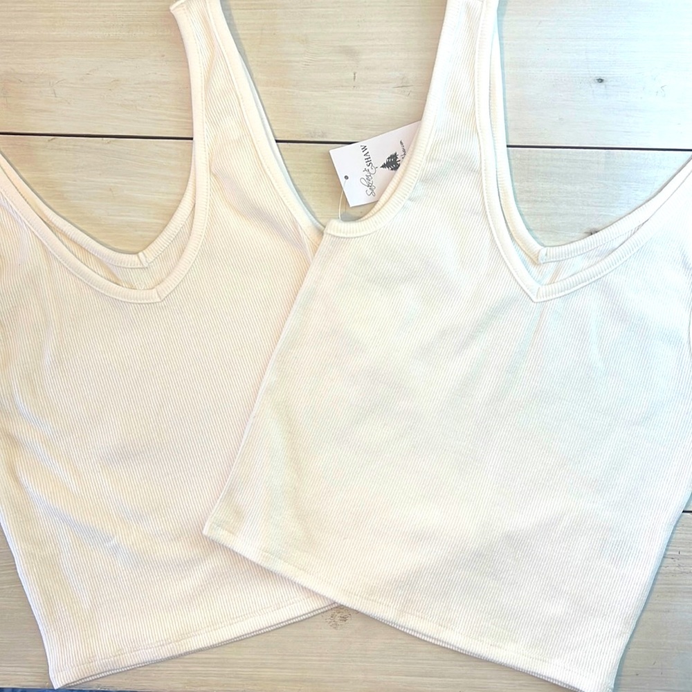 NWT Double V Neck Ribbed Crop Tank